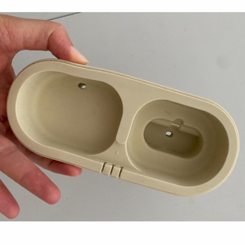 Elago 3 in 1 Charging Station for Apple Watch, AirPod pro, iPhone Cream - Picture 14 of 15